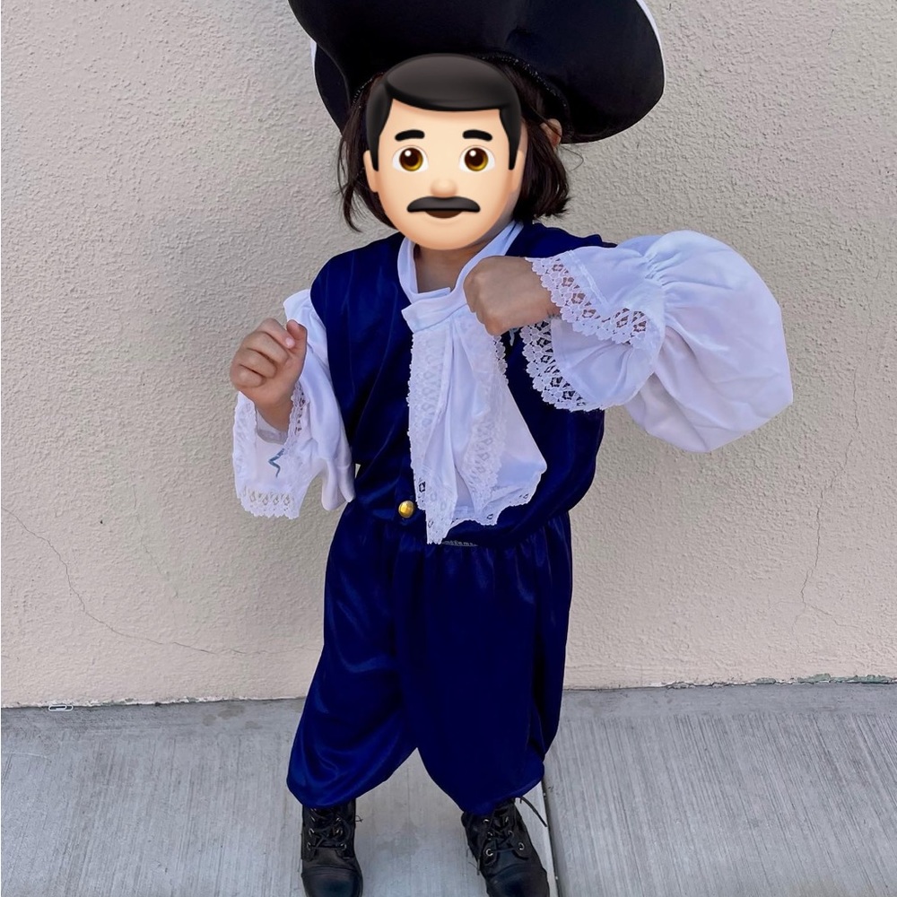Pirate / Austin Powers Costume - XS (4Y)